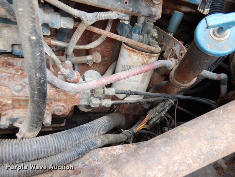 image for item DJ2778 2000 International 4900  dump truck