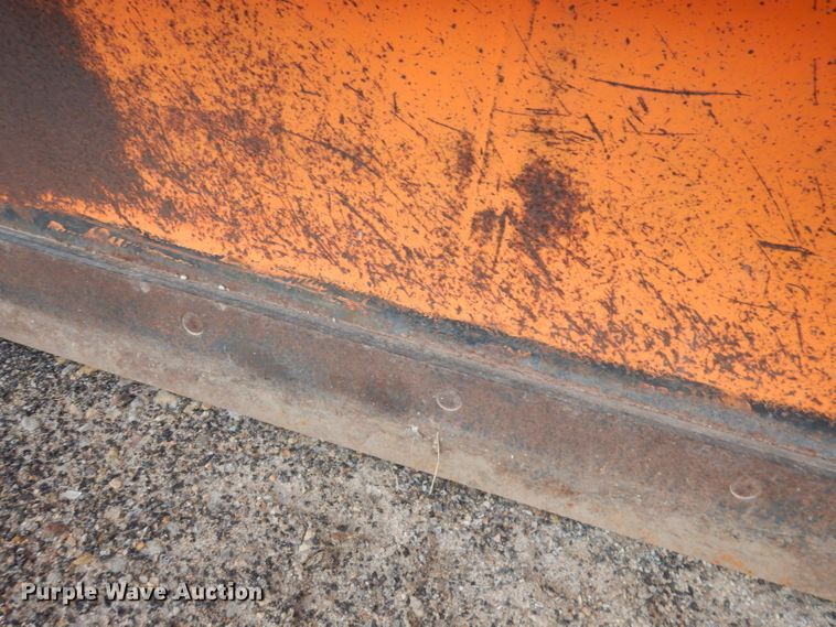 image for item DJ2778 2000 International 4900  dump truck