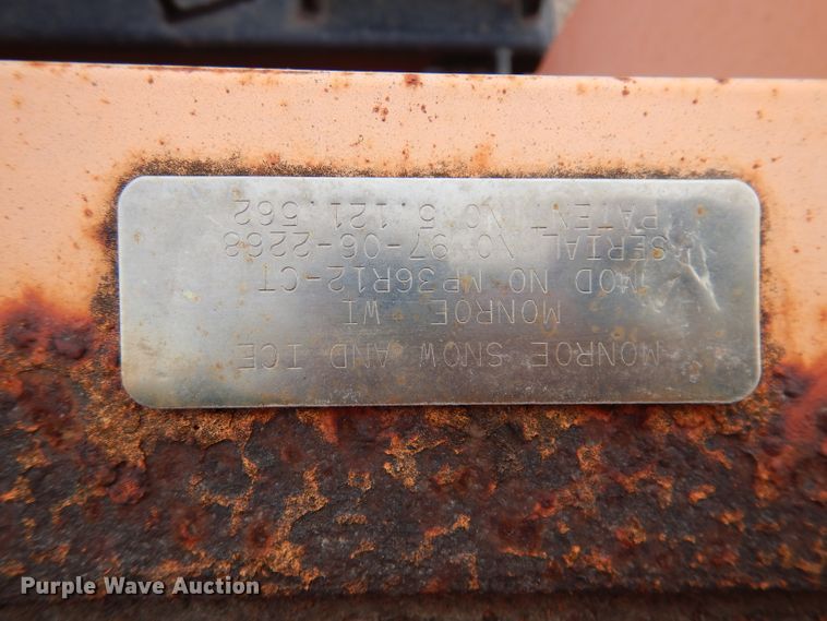 image for item DJ2778 2000 International 4900  dump truck