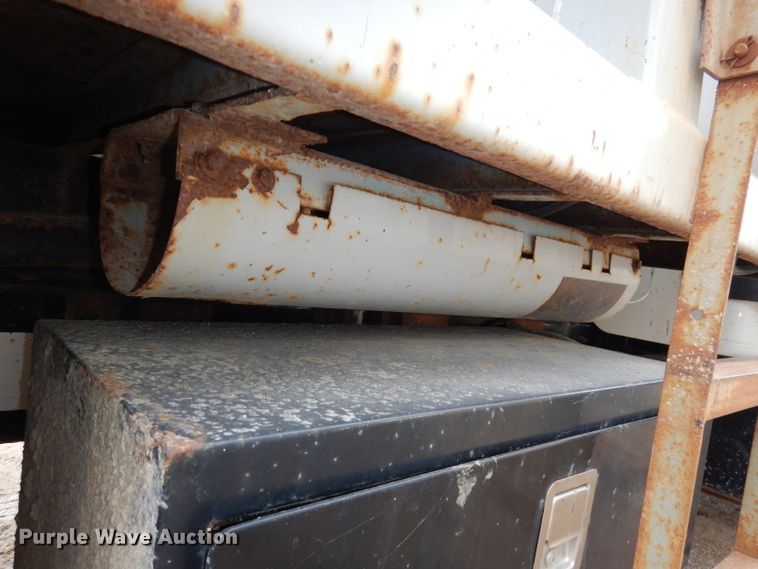 image for item DJ2778 2000 International 4900  dump truck