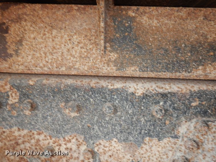 image for item DJ2778 2000 International 4900  dump truck