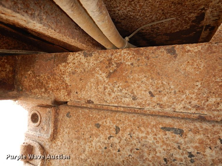 image for item DJ2778 2000 International 4900  dump truck