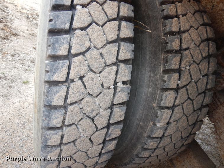 image for item DJ2778 2000 International 4900  dump truck