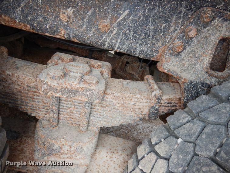 image for item DJ2778 2000 International 4900  dump truck