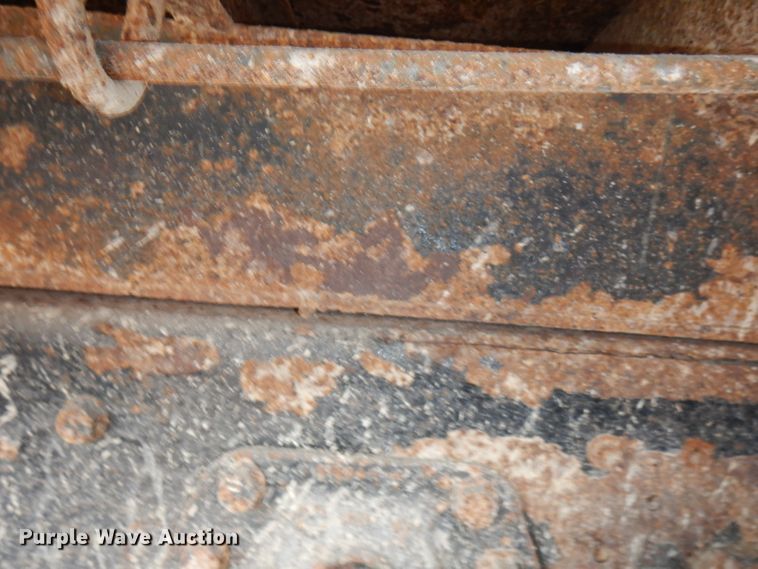 image for item DJ2778 2000 International 4900  dump truck