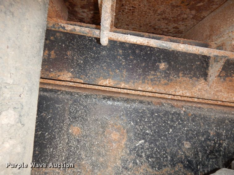 image for item DJ2778 2000 International 4900  dump truck