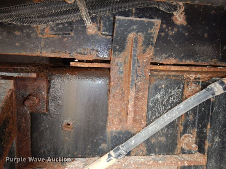 image for item DJ2778 2000 International 4900  dump truck