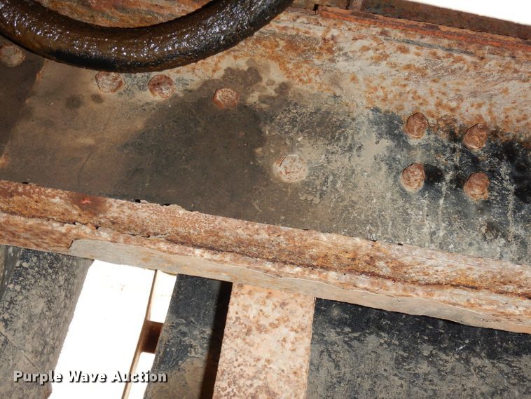 image for item DJ2778 2000 International 4900  dump truck