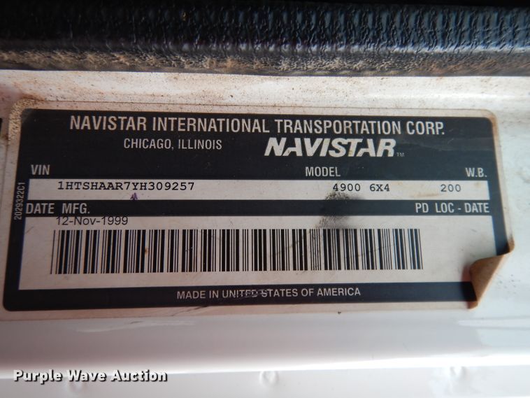 image for item DJ2778 2000 International 4900  dump truck