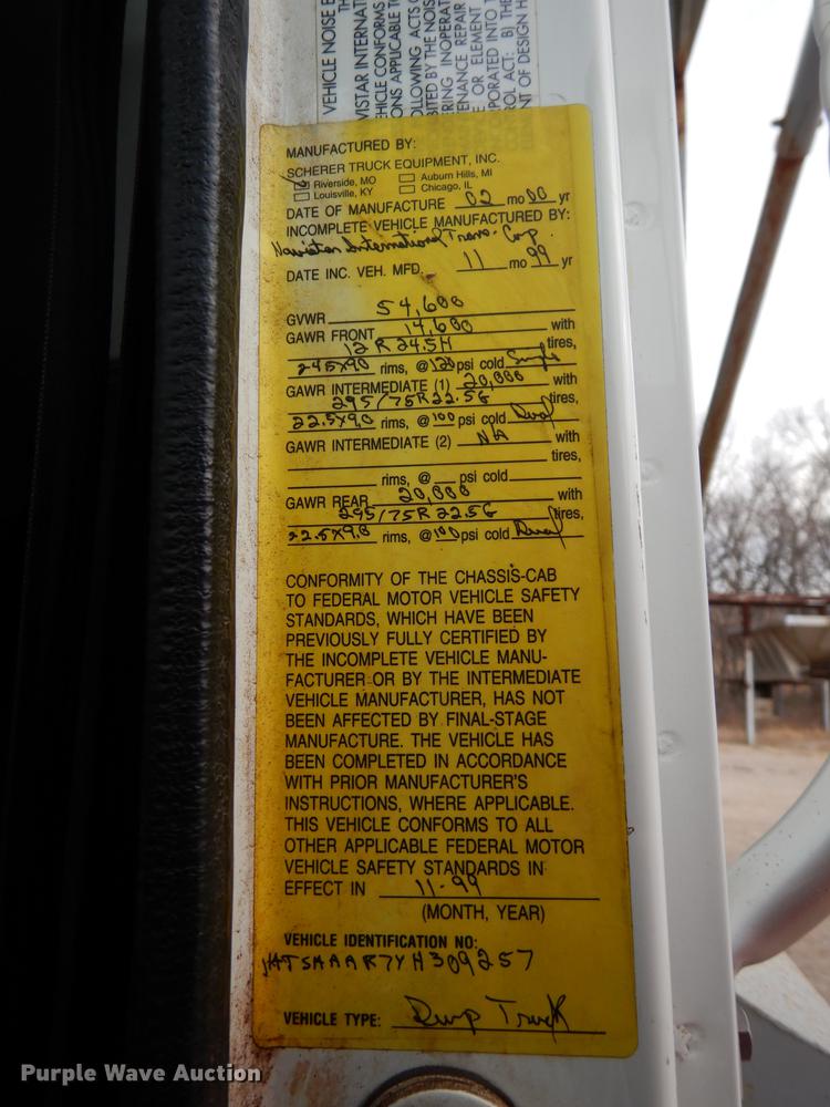 image for item DJ2778 2000 International 4900  dump truck