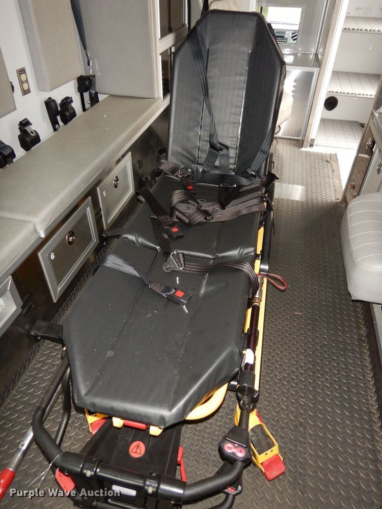 image for item DJ6996 2012 Ford F450 Super Duty  ambulance