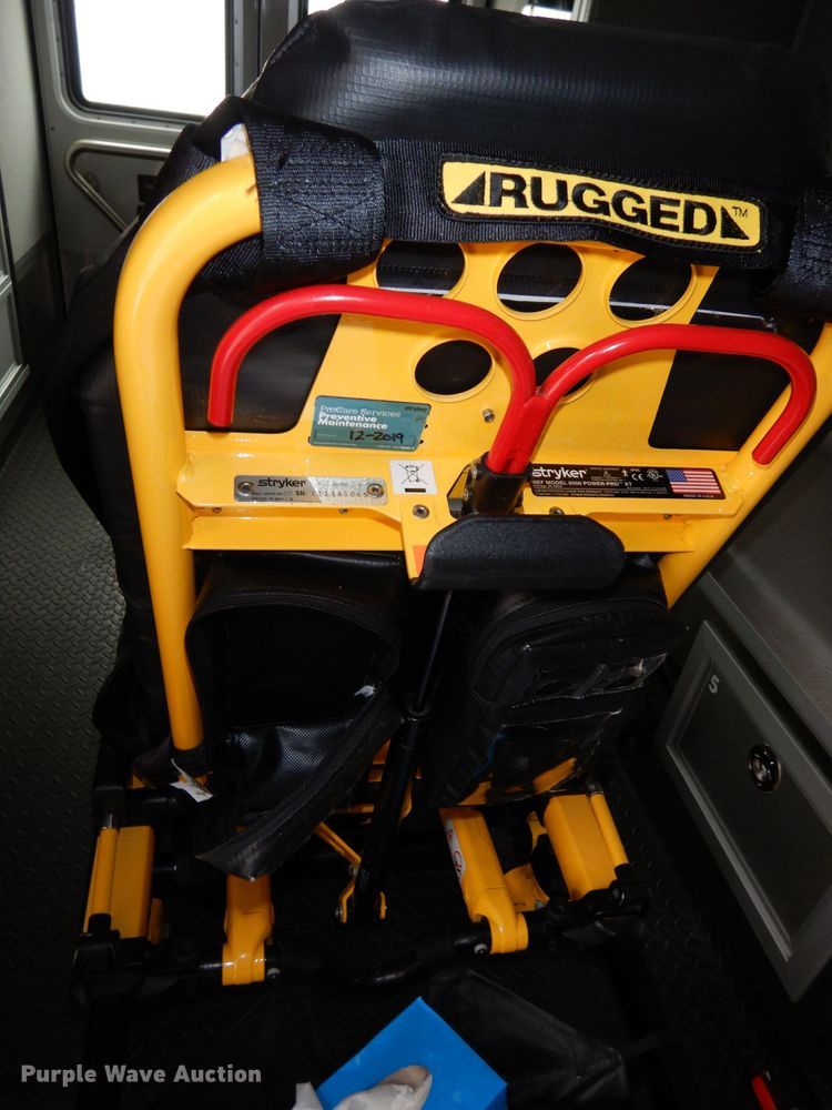 image for item DJ6996 2012 Ford F450 Super Duty  ambulance