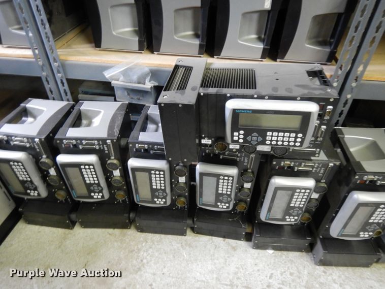 image for item DL2587 Traffic signal equipment