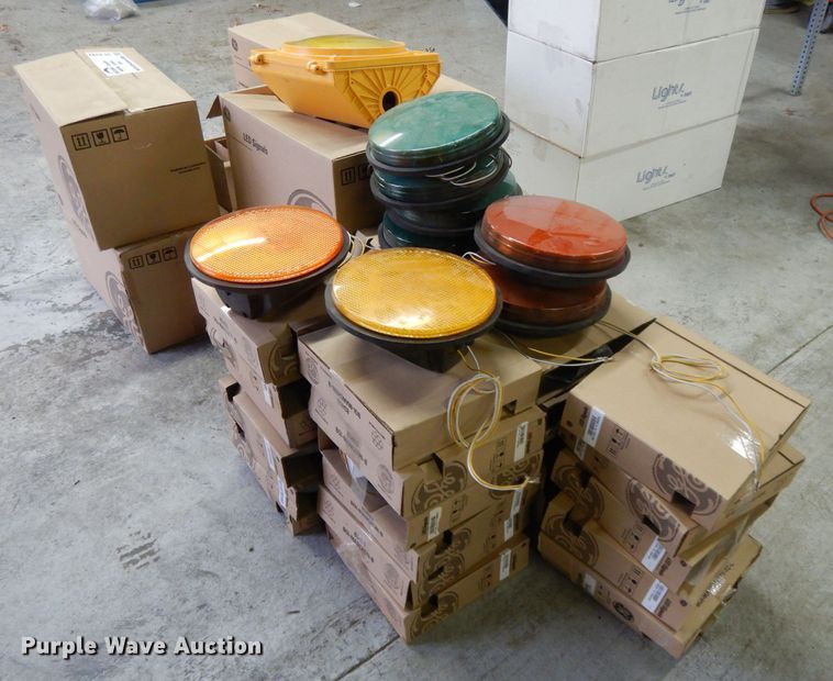 image for item DL2591 Approximately 80 GE traffic signal lights