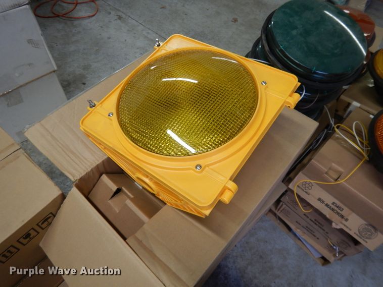 image for item DL2591 Approximately 80 GE traffic signal lights