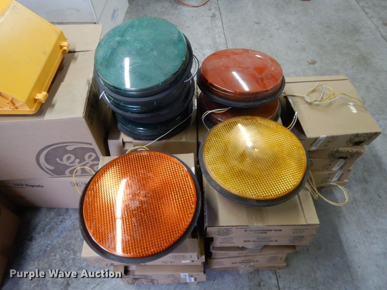 image for item DL2591 Approximately 80 GE traffic signal lights