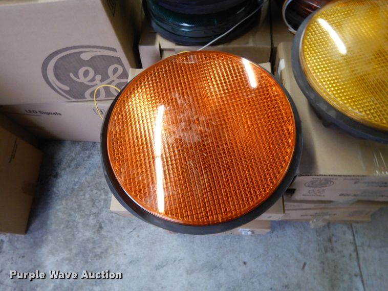 image for item DL2591 Approximately 80 GE traffic signal lights