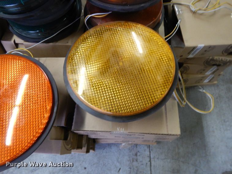 image for item DL2591 Approximately 80 GE traffic signal lights