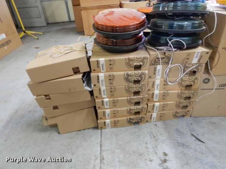 image for item DL2591 Approximately 80 GE traffic signal lights