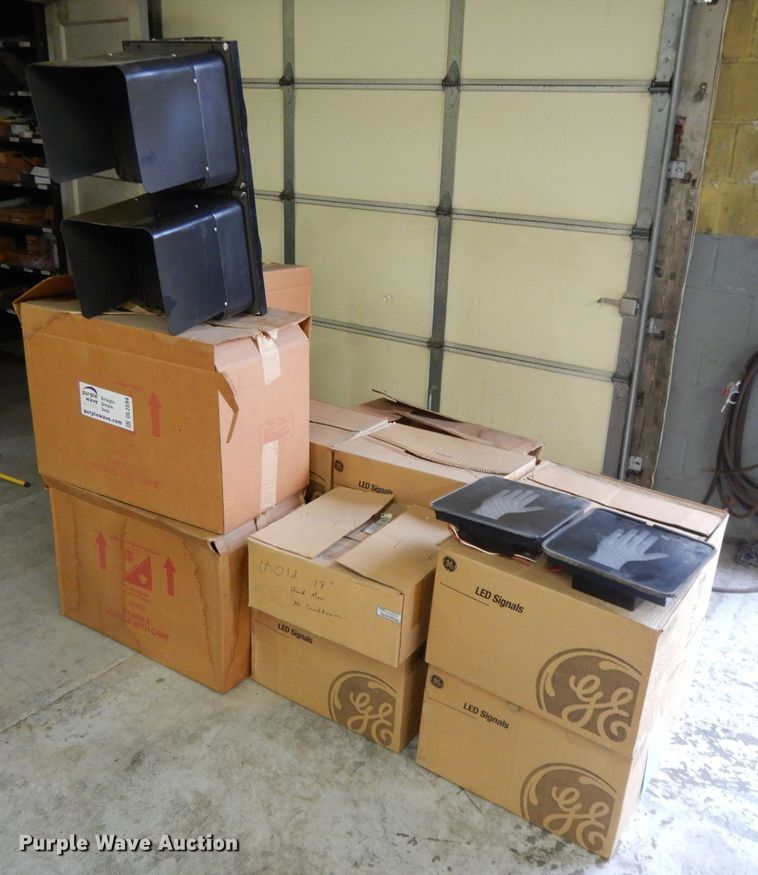 image for item DL2594 Traffic signal equipment