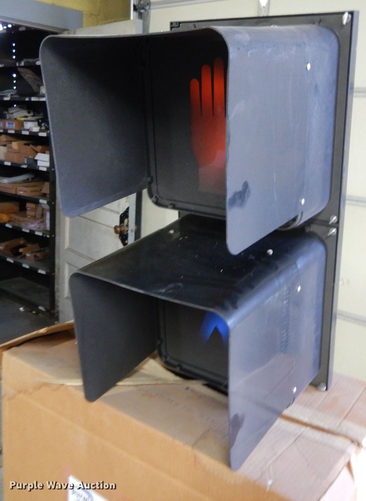 image for item DL2594 Traffic signal equipment
