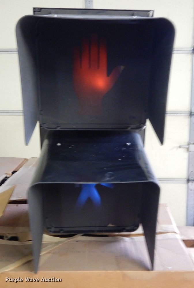 image for item DL2594 Traffic signal equipment