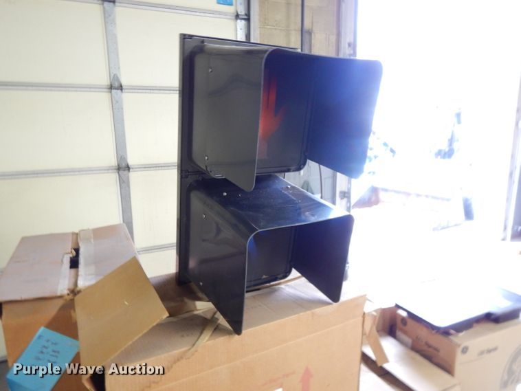 image for item DL2594 Traffic signal equipment