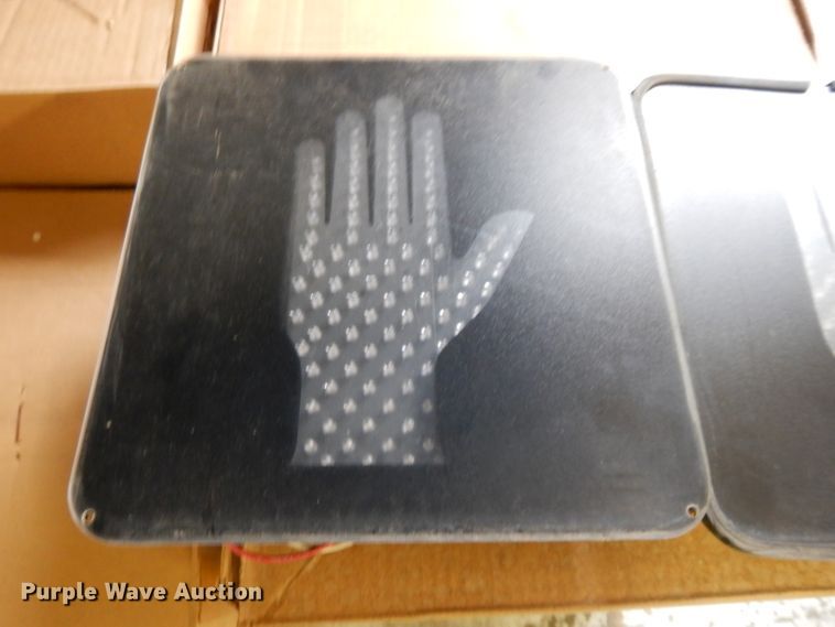 image for item DL2594 Traffic signal equipment