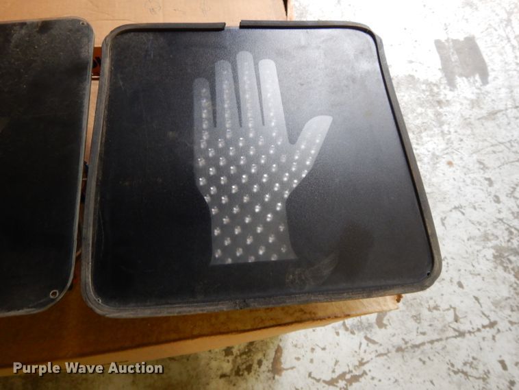 image for item DL2594 Traffic signal equipment