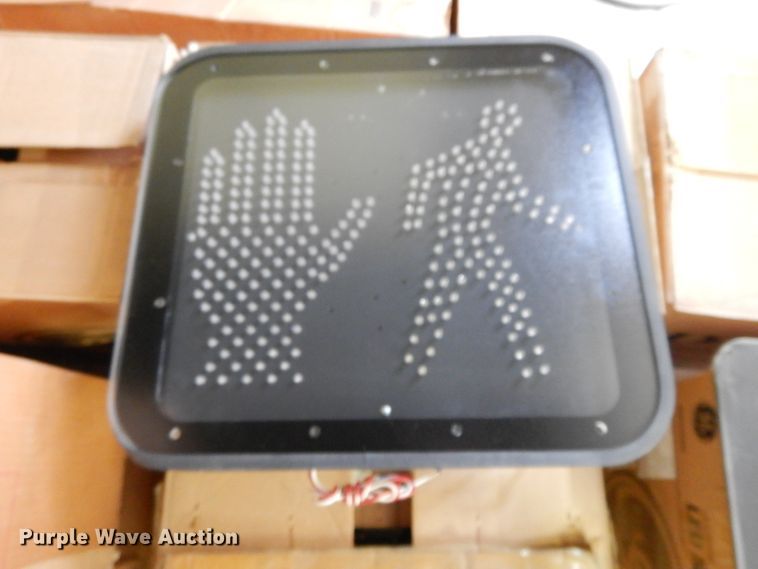 image for item DL2594 Traffic signal equipment