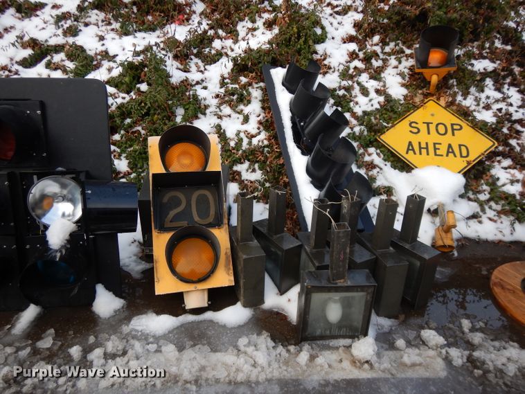 image for item DL2596 Traffic signals