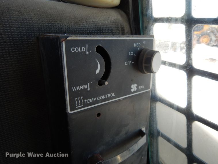 image for item DL2602 1996 Bobcat 853  skid steer loader