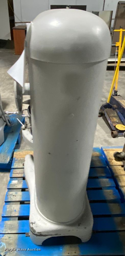 image for item EL9743 Hobart H600 mixer