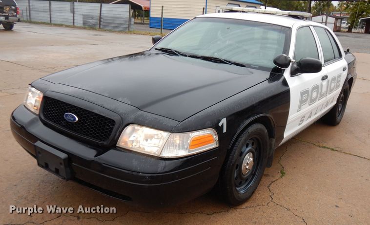 image for item FW9816 2011 Ford Crown Victoria Police Interceptor