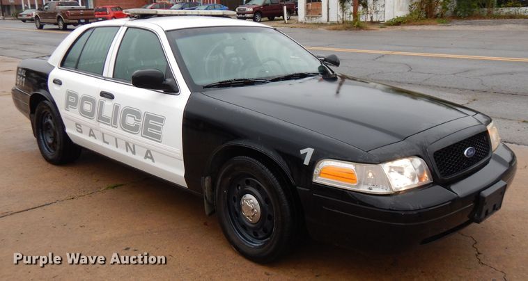image for item FW9816 2011 Ford Crown Victoria Police Interceptor