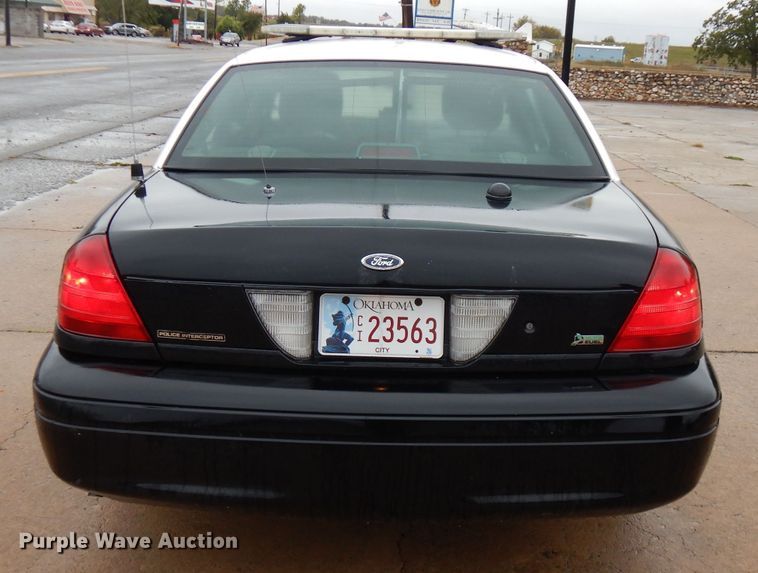 image for item FW9816 2011 Ford Crown Victoria Police Interceptor