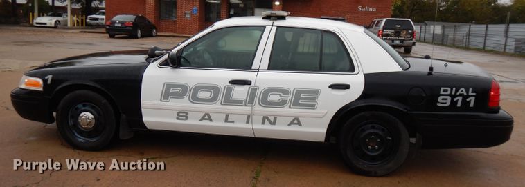 image for item FW9816 2011 Ford Crown Victoria Police Interceptor