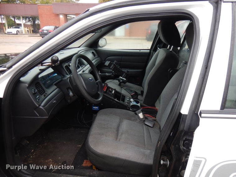 image for item FW9816 2011 Ford Crown Victoria Police Interceptor