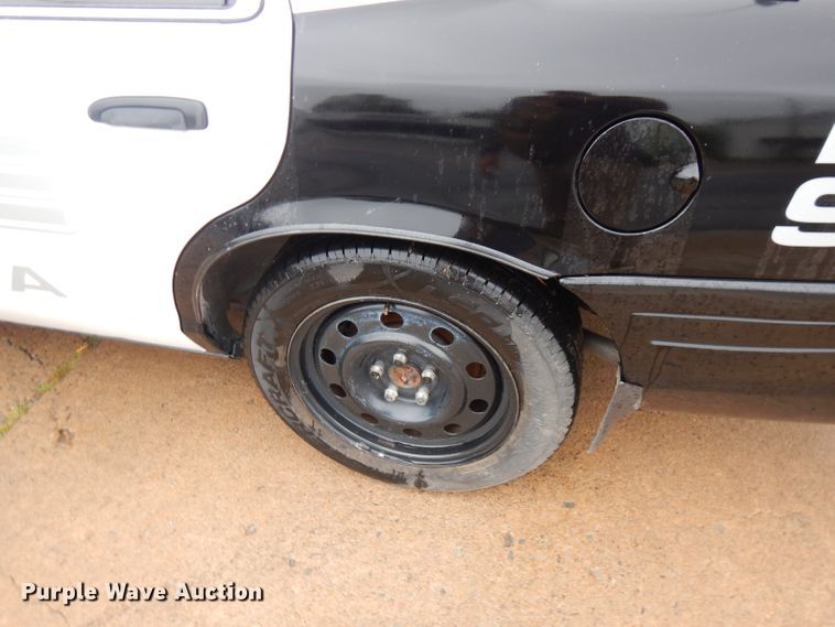 image for item FW9816 2011 Ford Crown Victoria Police Interceptor