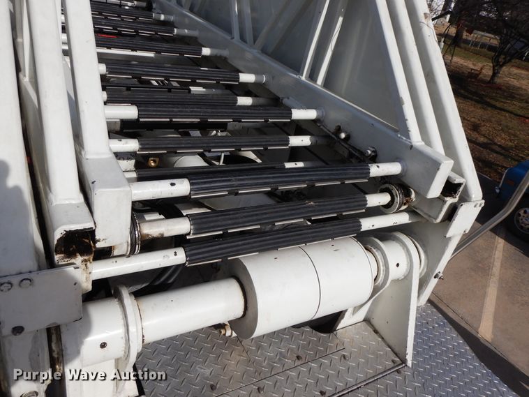 image for item GK9695 1981 Oshkosh V-1844M  aerial platform ladder truck