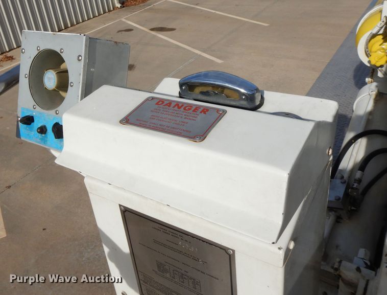 image for item GK9695 1981 Oshkosh V-1844M  aerial platform ladder truck