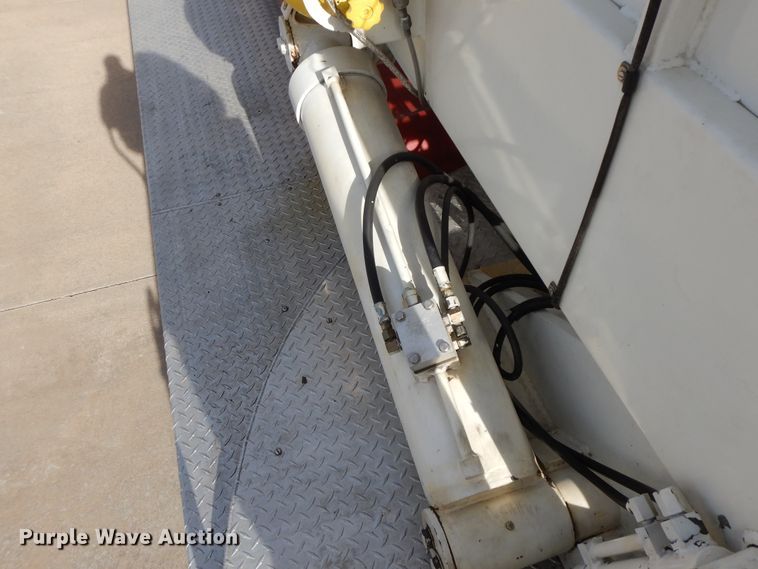 image for item GK9695 1981 Oshkosh V-1844M  aerial platform ladder truck