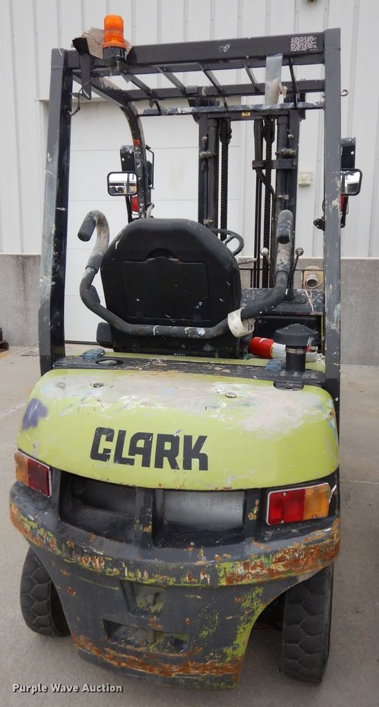 image for item HE9301 Clark CMP180  forklift