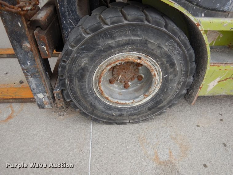 image for item HE9301 Clark CMP180  forklift