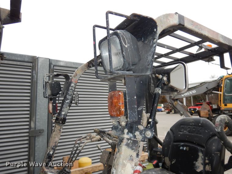 image for item HE9301 Clark CMP180  forklift