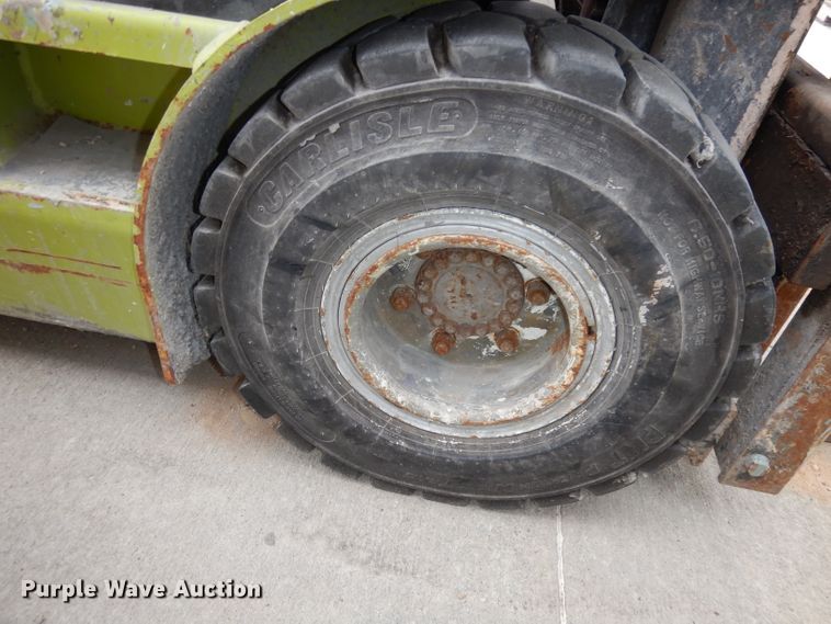 image for item HE9301 Clark CMP180  forklift