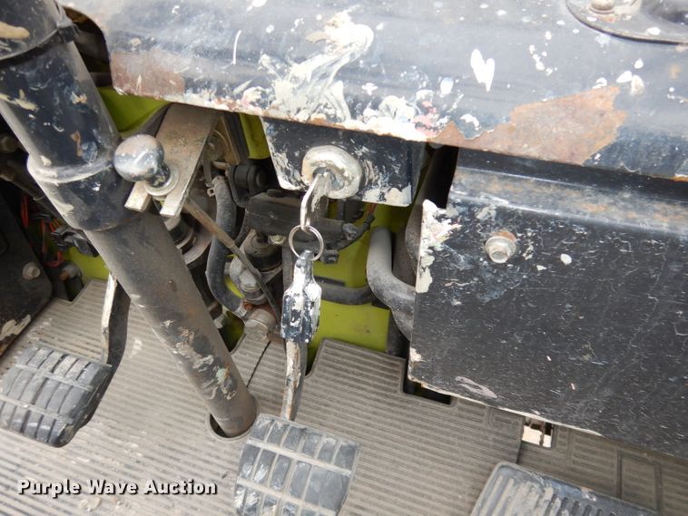 image for item HE9301 Clark CMP180  forklift