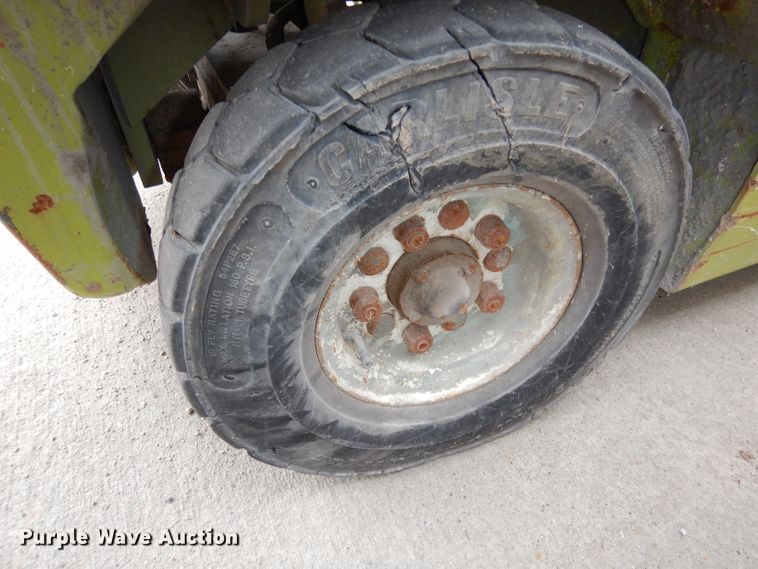 image for item HE9301 Clark CMP180  forklift