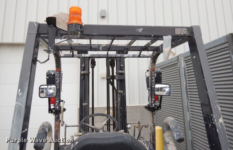 image for item HE9301 Clark CMP180  forklift