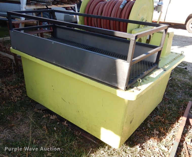 image for item HE9328 Brush fire apparatus